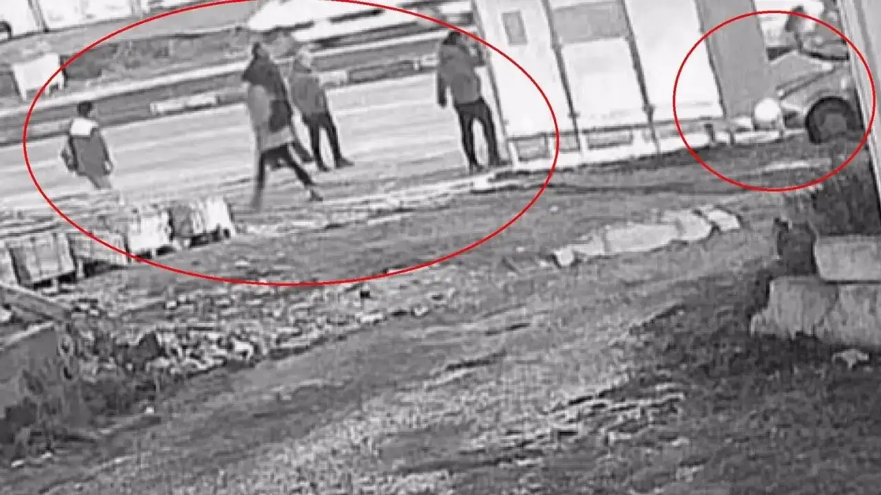 Hatay’da 9 Araç Birbirine Girdi: Otobüs Durağında Kaçış Anları! 5